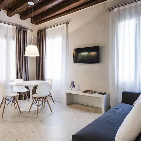 Myplace San Marco Apartament *